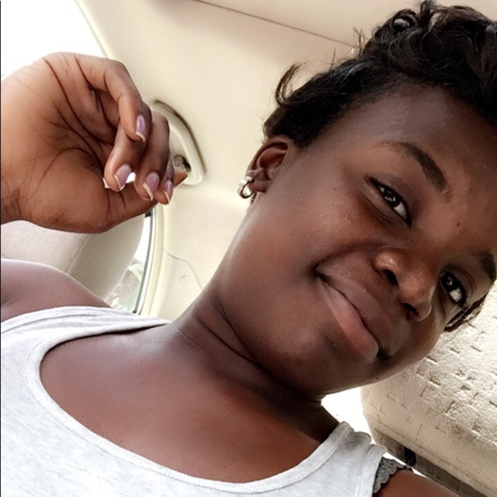 Meet your Posher, Dominique